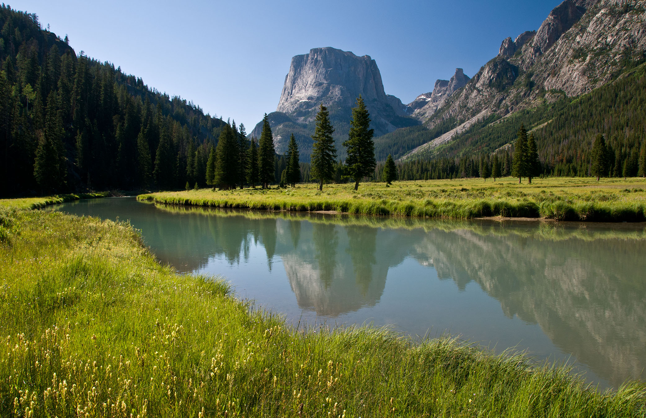 Squaretop Mountain reflected in Green River.